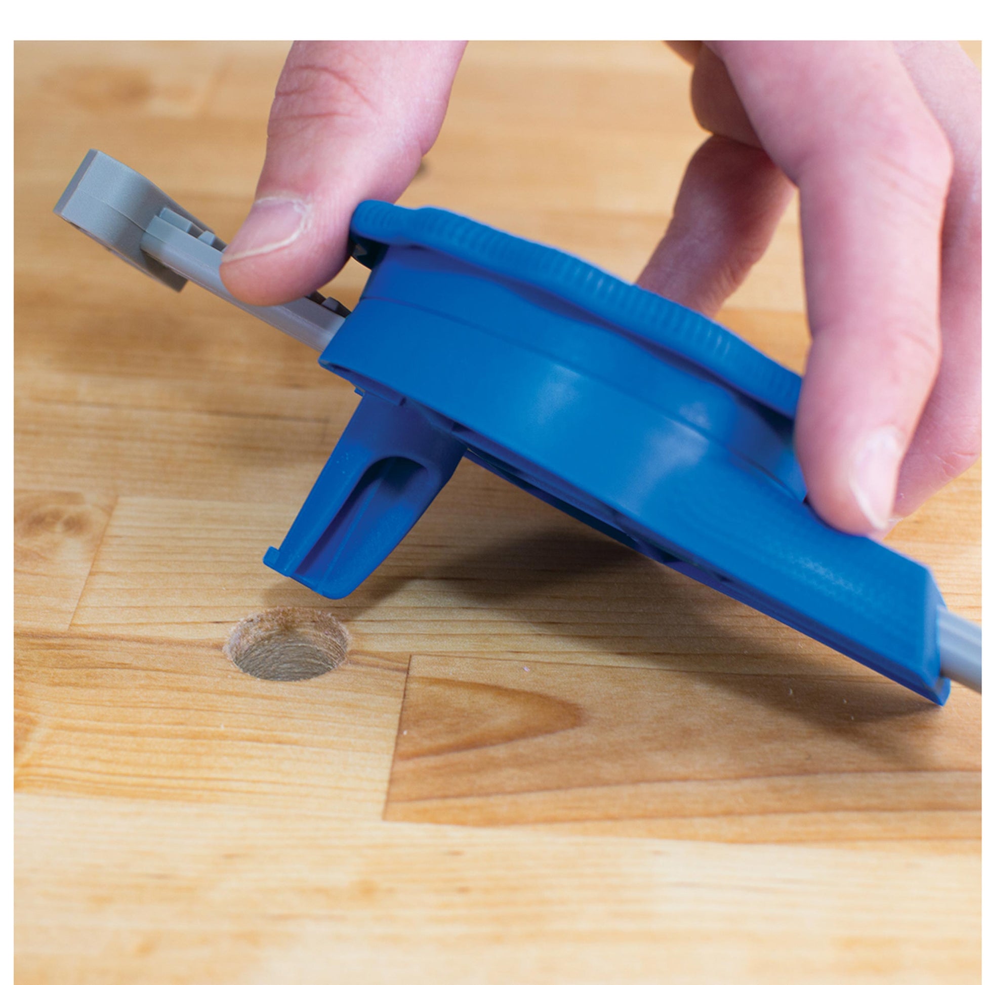 In-Line Bench Clamp For Bench Dog Holes alt 0