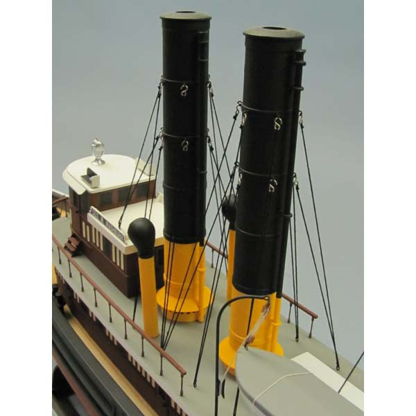 George W. Washburn Tug Boat Model Kit alt 0